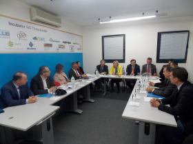 Επίσκεψη της Επιτρόπου Περιφερειακής Ανάπτυξης της ΕΕ κας Corinaς Creţu, στην καινοτόμο ελληνική επιχείρηση ''Agrostis''